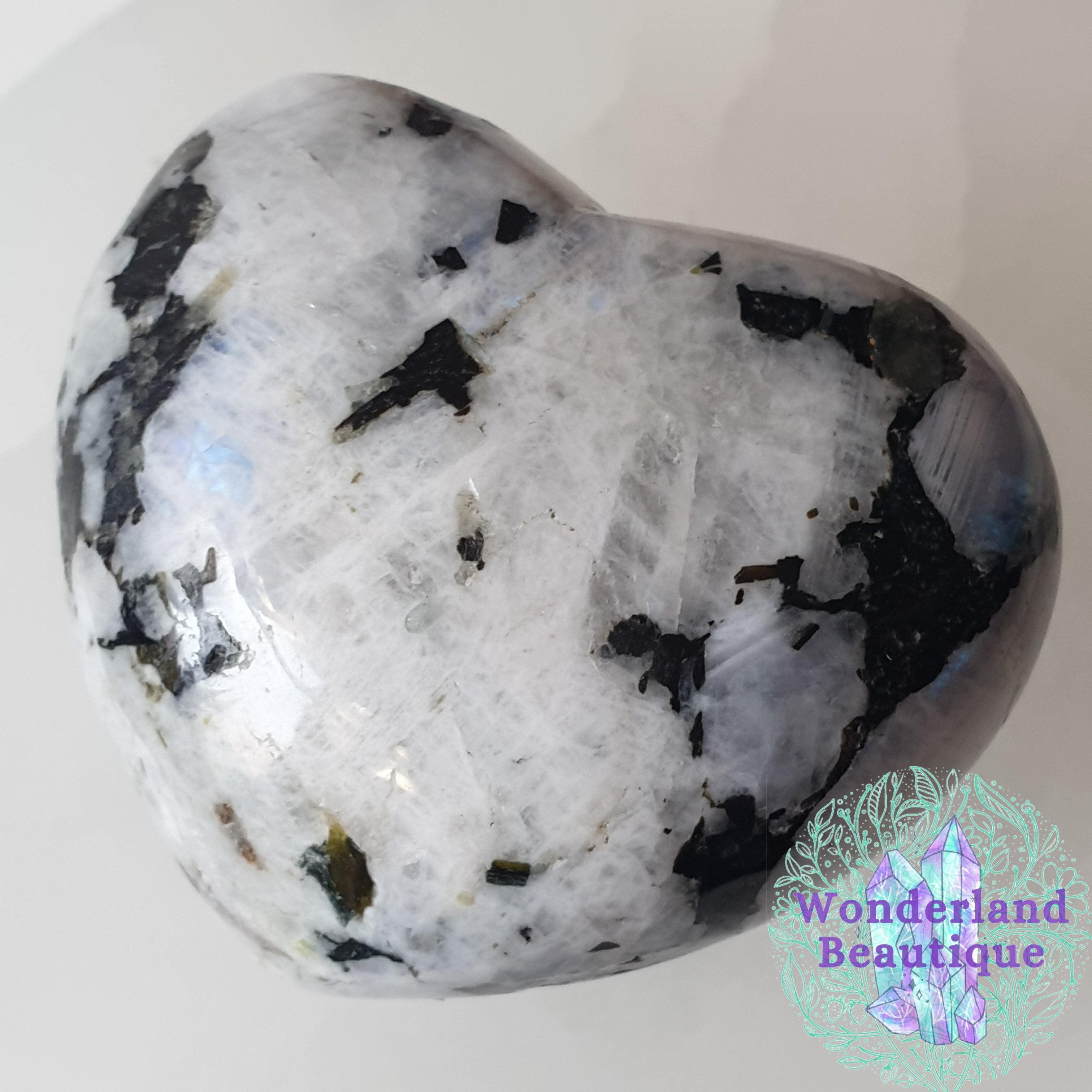 Wonderland Beautique - Rainbow Moonstone Heart