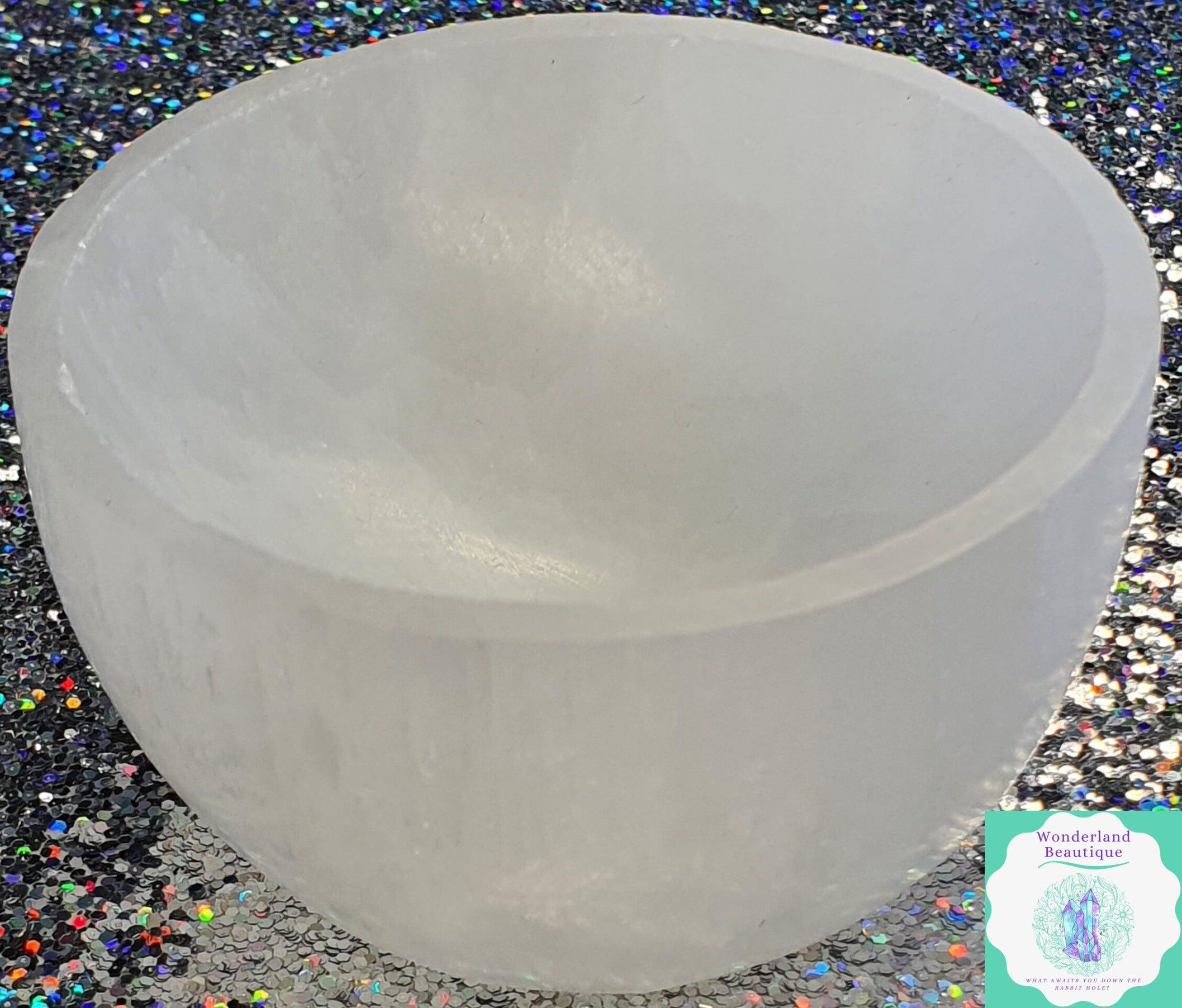 Wonderland Beautique - Selenite Carved Bowl (83mm)