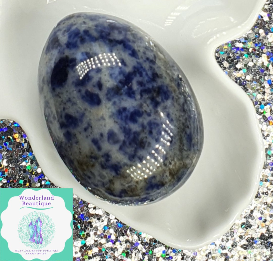 Wonderland Beautique - Sodalite Egg