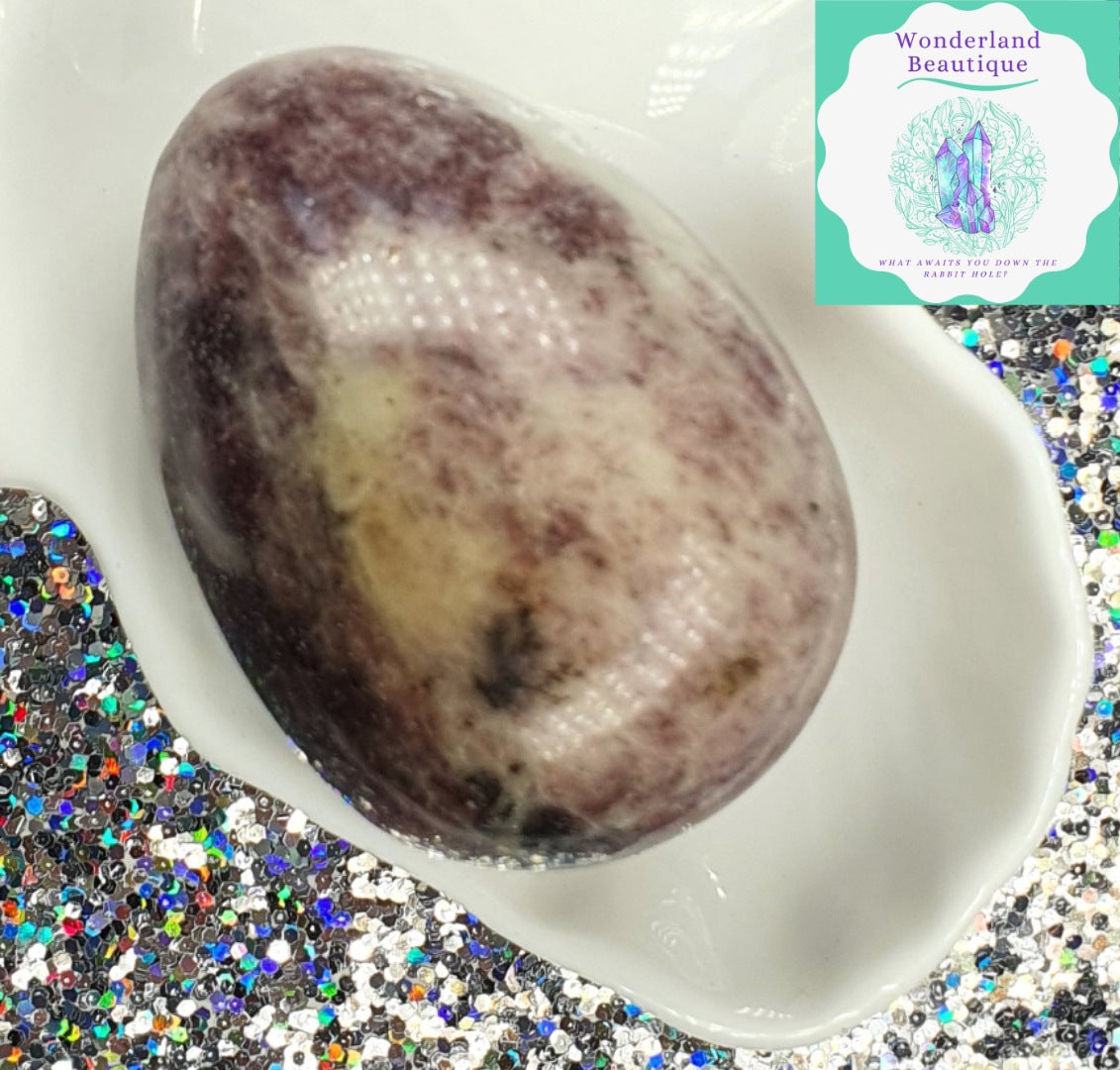 Wonderland Beautique - Lepidolite Egg