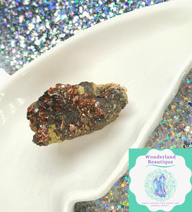 Wonderland Beautique - Vanadinite Raw