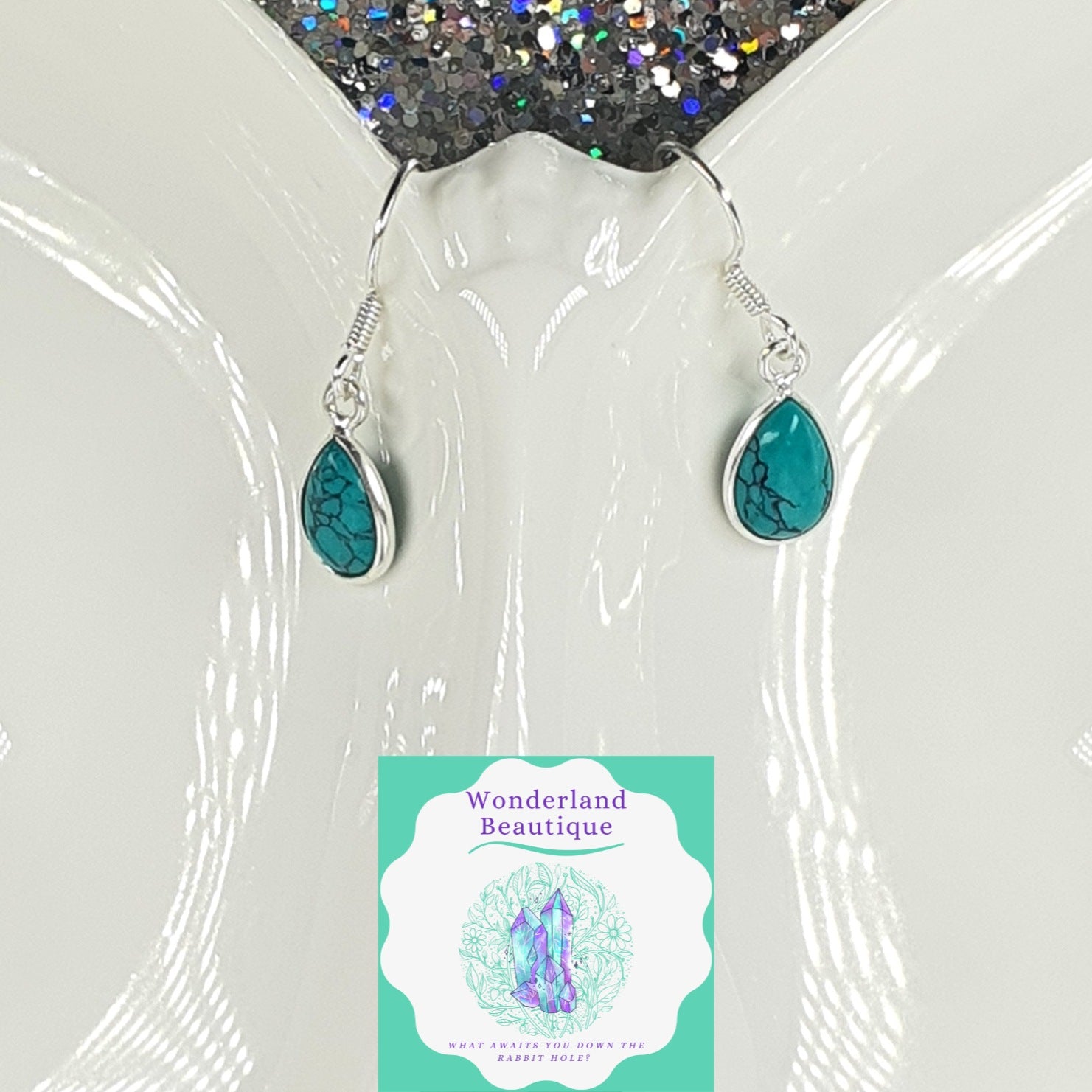 Wonderland Beautique - Teardrop Turquoise Earrings