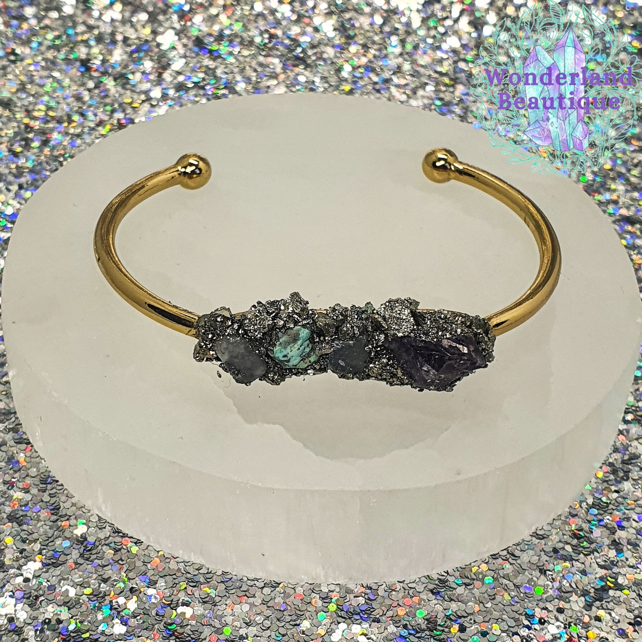 Wonderland Beautique - Raw Quad Stone Cuff Bracelet