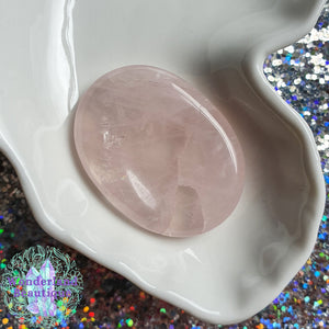 Wonderland Beautique - Rose Quartz Thumbstone